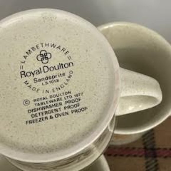 Royal Doulton Sandsprite Design Mugs/Cups.  Set of 4 Mid Century Drinkware - Picture 7 of 9
